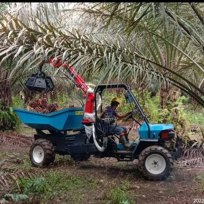 รถแทรกเตอร์เปิดประทุนสำหรับสวนปาล์มน้ำมันที่มีความเร็ว PTO 240-1340 รอบต่อนาทีและยางเพื่อการเกษตร
