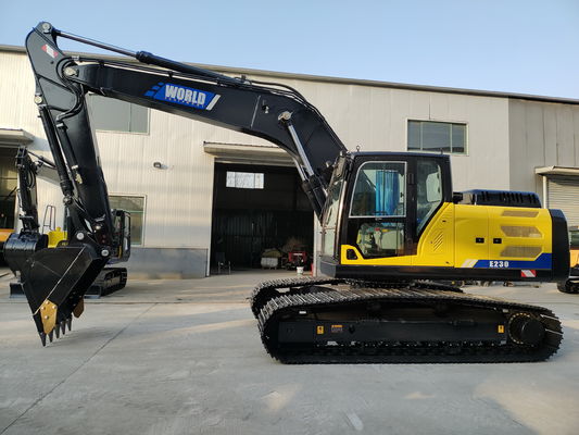 PC200 ที่คล้ายกันกับเครื่องยนต์ Cummins ที่ใช้สำหรับรถขุดตีนตะขาบสำหรับงานก่อสร้าง