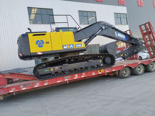 PC200 ที่คล้ายกันกับเครื่องยนต์ Cummins ที่ใช้สำหรับรถขุดตีนตะขาบสำหรับงานก่อสร้าง