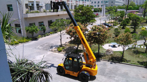 3T 4T ดีเซล Telescopic Handler Forklift Four Wheel Steering 7m 14m Telehandler