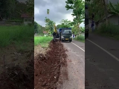 รถขุดตีนตะขาบขนาดเล็กสีเหลืองรถขุดไฮดรอลิคขนาดกะทัดรัดพร้อมเครื่องยนต์ Yanmar