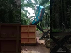 รถแทรกเตอร์น้ำมันปาล์ม